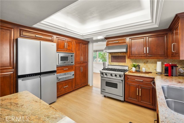 22550 Flamingo Street, Woodland Hills CA: https://media.crmls.org/medias/deb5e01b-6f32-4b72-b928-bee7e6e49680.jpg
