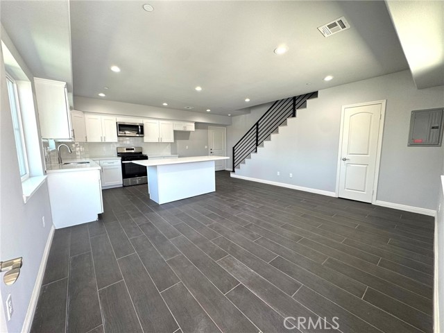 Front Image Thumbnail for CRAR26129538