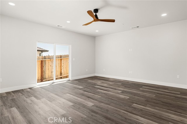 Detail Gallery Image 8 of 42 For 5585 Scottwood Rd, Paradise,  CA 95969 - 2 Beds | 2 Baths