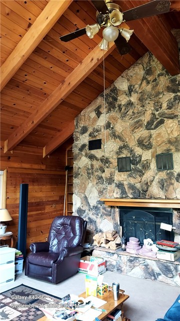 Detail Gallery Image 6 of 8 For 41045 Valley of the Falls Dr, Forest Falls,  CA 92399 - 3 Beds | 2/1 Baths