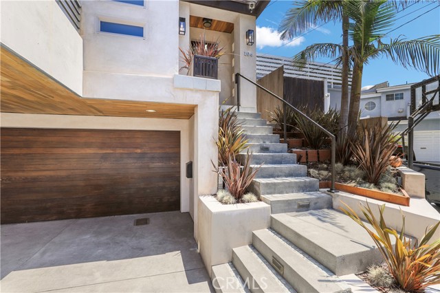 106 Hill Street, Hermosa Beach, California 90254, 5 Bedrooms Bedrooms, ,3 BathroomsBathrooms,Residential,Sold,Hill,SB23141394