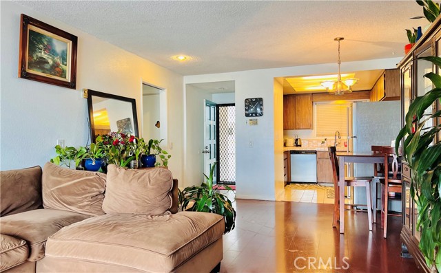 Detail Gallery Image 12 of 29 For 3939 E Allin St #102,  Long Beach,  CA 90803 - 2 Beds | 1 Baths