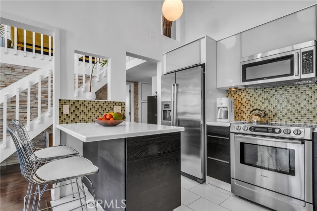 830 Camino Real, Redondo Beach, California 90277, 3 Bedrooms Bedrooms, ,2 BathroomsBathrooms,Residential,Sold,Camino Real,SB22033148