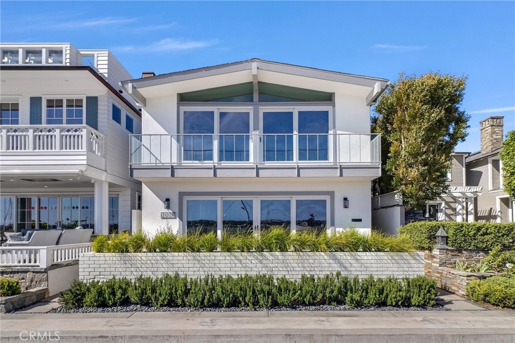 1006 Bay Front