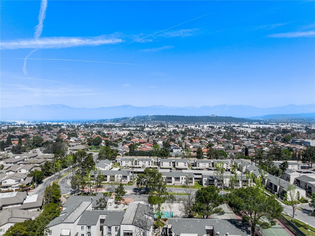 https://media.crmls.org/medias/deb8fbe8-979c-4baf-a8fe-7cc57c14871c.jpg?preset=X-Large