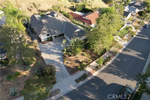 Detail Gallery Image 4 of 34 For 924 Irving Dr, Burbank,  CA 91504 - 4 Beds | 3 Baths