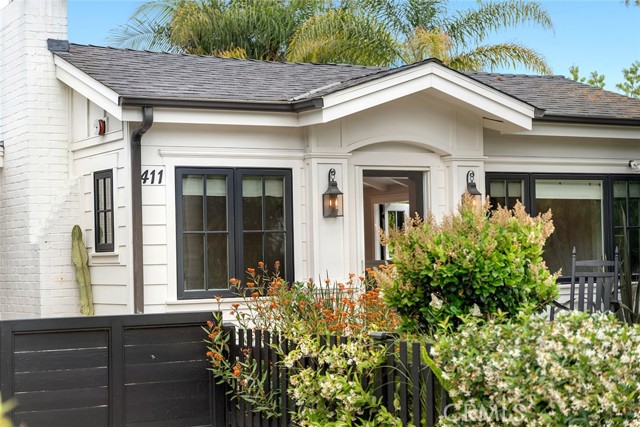411 Poplar Street, Laguna Beach CA: https://media.crmls.org/medias/deb96790-5ccc-4e48-b903-70234c827590.jpg