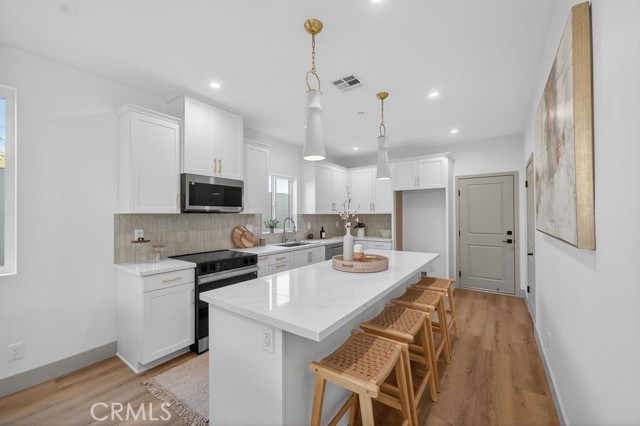 Detail Gallery Image 9 of 63 For 15540 Colorado Ave, Paramount,  CA 90723 - 6 Beds | 4 Baths