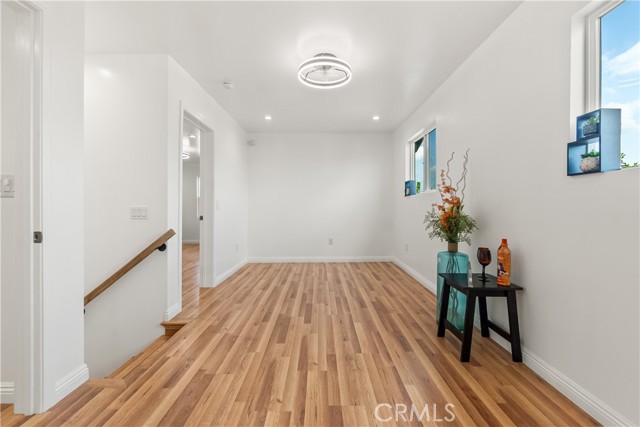 Detail Gallery Image 25 of 41 For 1330 W 48th St, Los Angeles,  CA 90037 - 4 Beds | 3/1 Baths