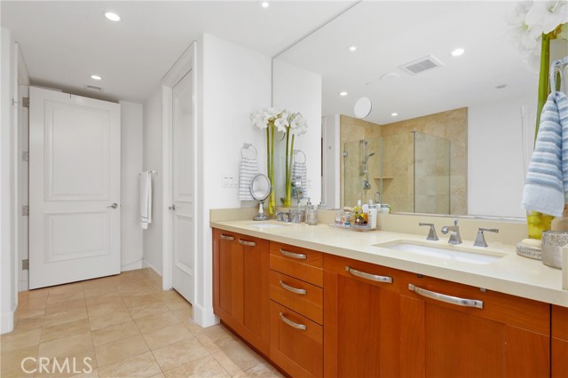 Image 33 of 55 For 3049 Scholarship