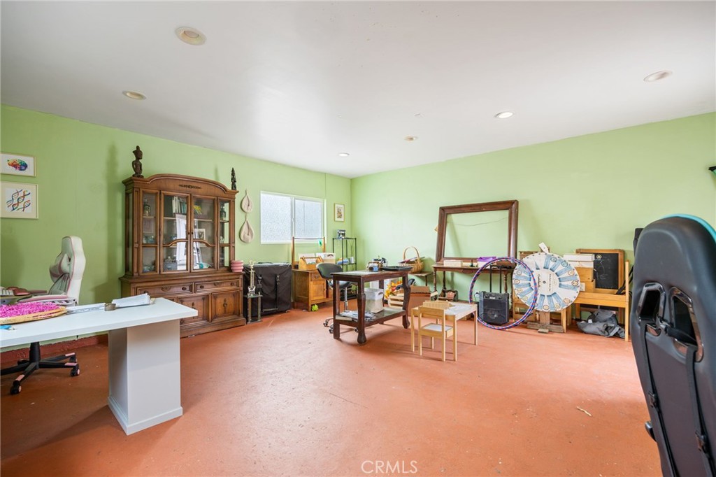 https://media.crmls.org/medias/debae6e3-5690-4195-8915-aa9724fd489c.jpg?preset=X-Large