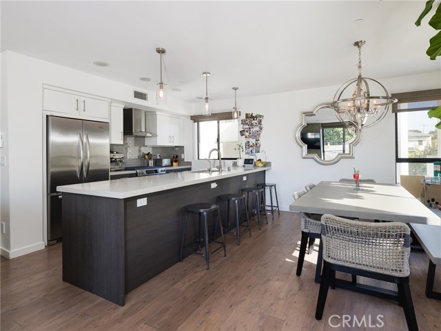 Detail Gallery Image 12 of 33 For 119 E Walnut Ave, El Segundo,  CA 90245 - 3 Beds | 2/1 Baths