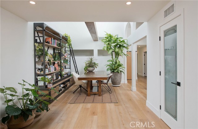 Detail Gallery Image 15 of 50 For 5684 Grey Rock Rd, Agoura Hills,  CA 91301 - 4 Beds | 3/1 Baths