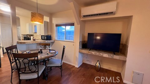 Detail Gallery Image 10 of 41 For 583 S Calle Abronia, Palm Springs,  CA 92264 - – Beds | – Baths