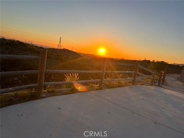 Walking trails with Sunset views