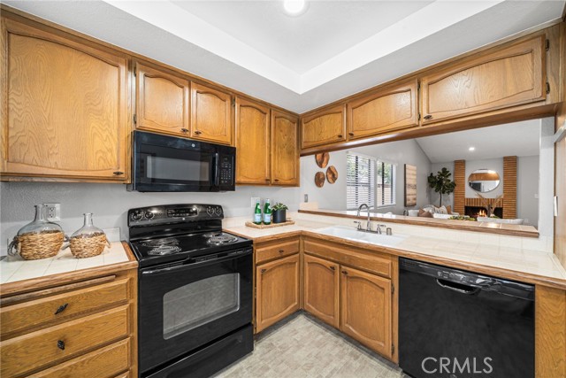 Detail Gallery Image 6 of 16 For 211 E Ponderosa Ln #10,  Anaheim,  CA 92802 - 2 Beds | 2 Baths