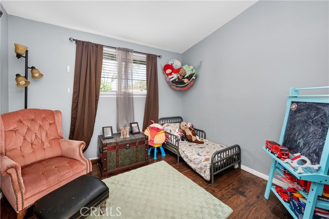 Detail Gallery Image 5 of 23 For 19026 Stillmore, Canyon Country,  CA 91351 - 3 Beds | 1 Baths