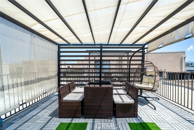 625 S Berendo Street, Los Angeles CA: https://media.crmls.org/medias/debcd91b-2c89-4d3a-88ee-8850ddbbe2c7.jpg