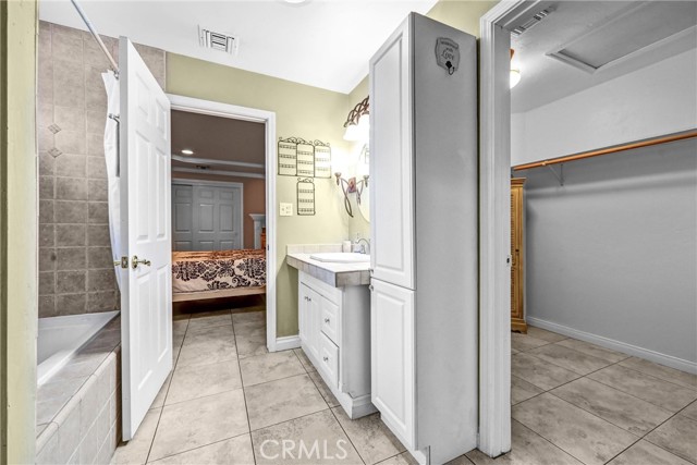 2451 Graydon Avenue, Monrovia CA: https://media.crmls.org/medias/debdb465-f353-4e9f-b589-7d5672ae1809.jpg