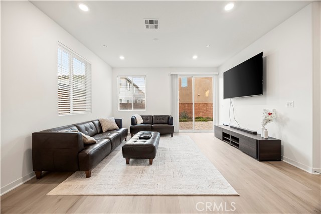 Detail Gallery Image 7 of 42 For 3656 Basanite Ave, Ontario,  CA 91761 - 4 Beds | 3 Baths