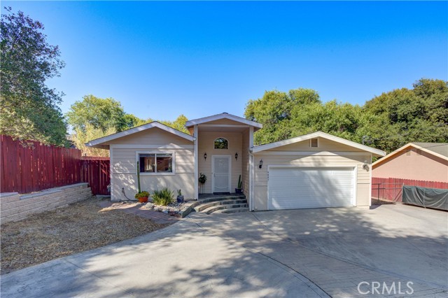 4887 Arizona Avenue, Atascadero CA: https://media.crmls.org/medias/debe7258-e377-4cea-92c9-2b21b2785641.jpg