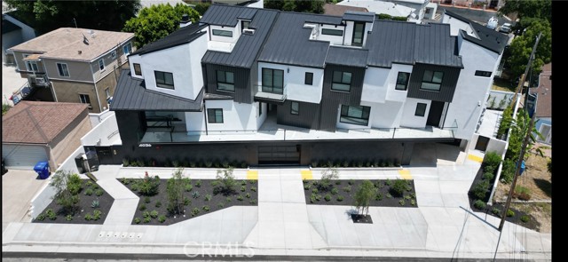 4036 Rosemont Avenue, Montrose CA: https://media.crmls.org/medias/debf3c83-6b6d-41b4-ba3b-8fa249f6642a.jpg