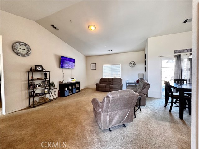 Detail Gallery Image 10 of 63 For 30912 Tadpole St, Visalia,  CA 93291 - 3 Beds | 2 Baths