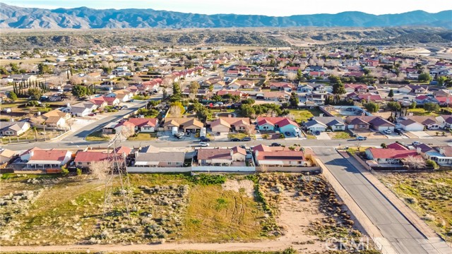 Detail Gallery Image 3 of 34 For 15634 via Cartagena, Hesperia,  CA 92345 - 3 Beds | 2 Baths