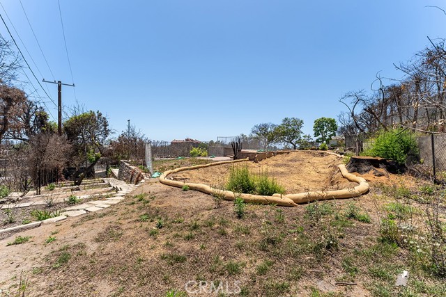 15475 Albright Street, Pacific Palisades CA: https://media.crmls.org/medias/dec00e67-7376-4d3c-bf0c-043c148e06ea.jpg