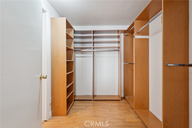 5929 Adler Avenue, Woodland Hills CA: https://media.crmls.org/medias/dec05b04-ed40-4ee4-94c4-b97a9b921691.jpg