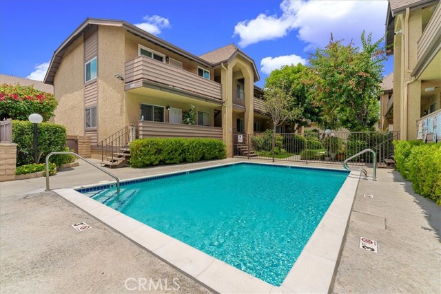 2 Bed Home for Sale in Van Nuys, California
