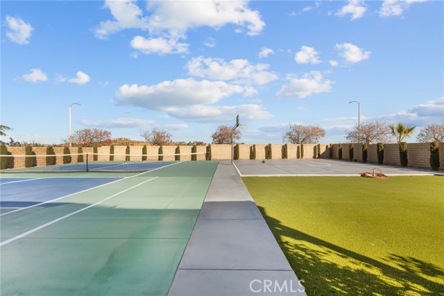 Detail Gallery Image 44 of 55 For 3625 Paddock Way, Quartz Hill,  CA 93536 - 6 Beds | 4/2 Baths