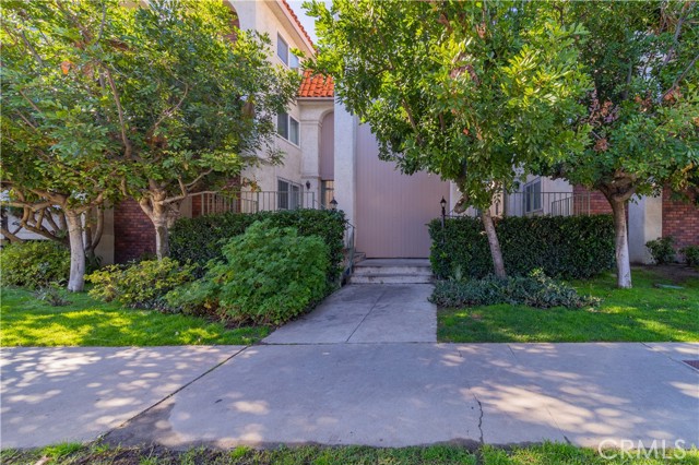 Detail Gallery Image 2 of 33 For 1344 5th St #16,  Glendale,  CA 91201 - 3 Beds | 2 Baths