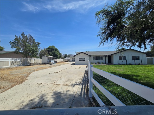876 River Drive, Norco CA: https://media.crmls.org/medias/dec19f31-4d10-48dc-911d-1eb796186b30.jpg