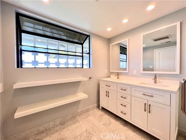 Detail Gallery Image 13 of 39 For 15 Mustang Rd, Rancho Palos Verdes,  CA 90275 - 3 Beds | 2/1 Baths