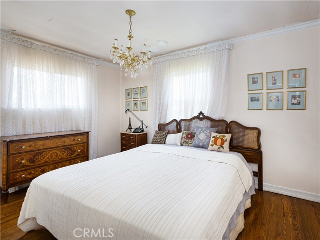 5202 Scott Street, Torrance CA: https://media.crmls.org/medias/dec1c0a7-2d1e-434a-b49f-7ed984563d3b.jpg