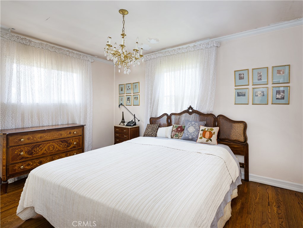 https://media.crmls.org/medias/dec1c0a7-2d1e-434a-b49f-7ed984563d3b.jpg?preset=X-Large