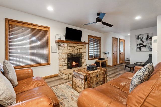 Detail Gallery Image 9 of 22 For 800 Club View Dr, Big Bear Lake,  CA 92315 - 3 Beds | 2 Baths