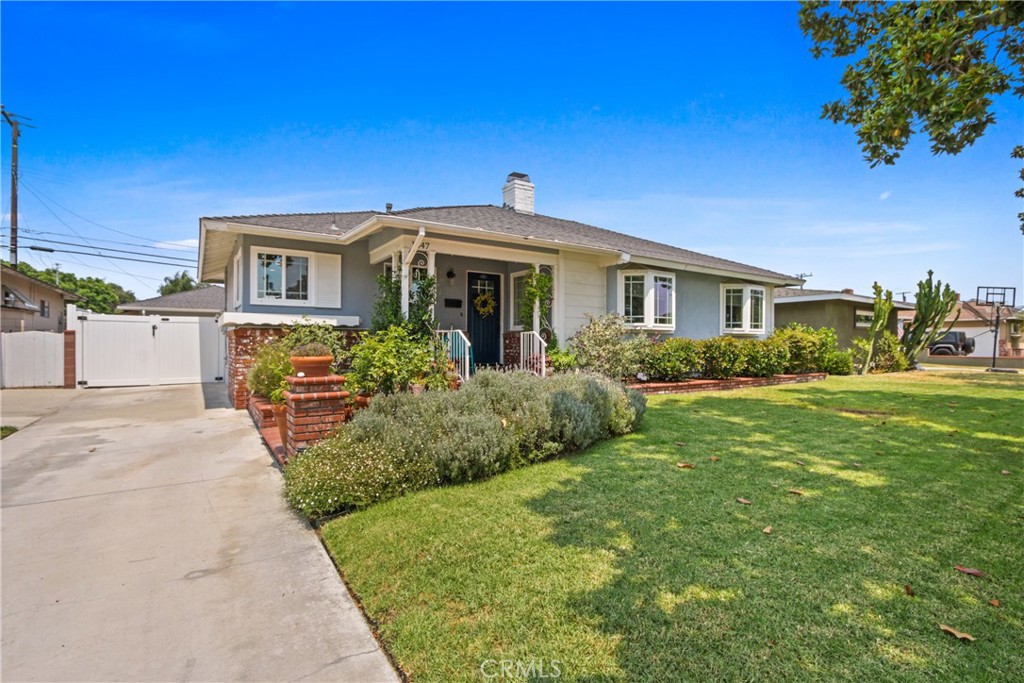 1847 W Flower Avenue