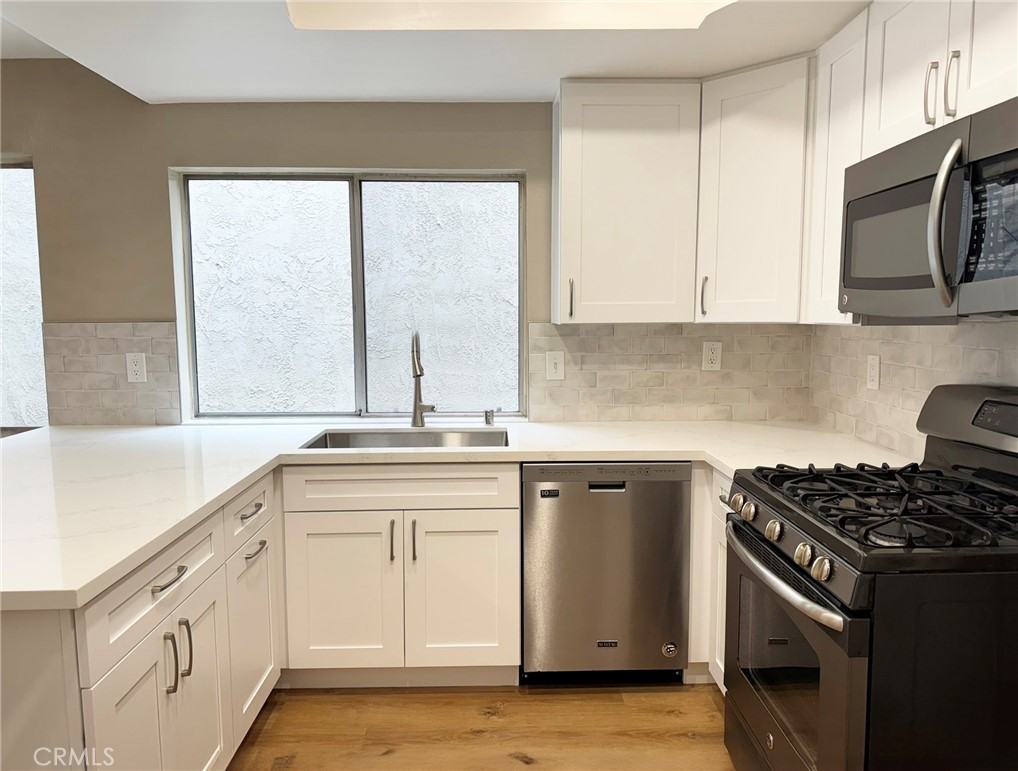 MLS #OC25246722 image #12