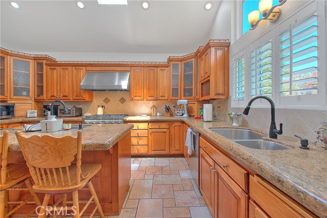 Image 12 of 75 For 22760 Cardinal Street