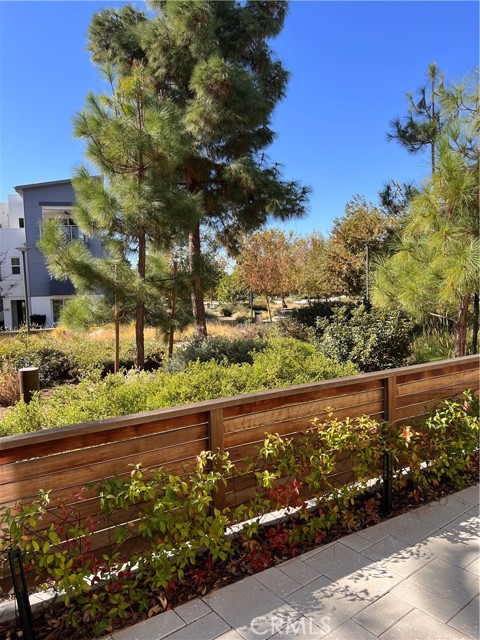 Detail Gallery Image 4 of 14 For 530 Cultivate, Irvine,  CA 92618 - 4 Beds | 2/2 Baths