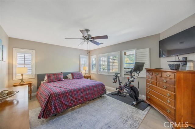 Detail Gallery Image 22 of 45 For 24137 Tango Dr, Valencia,  CA 91354 - 4 Beds | 3 Baths