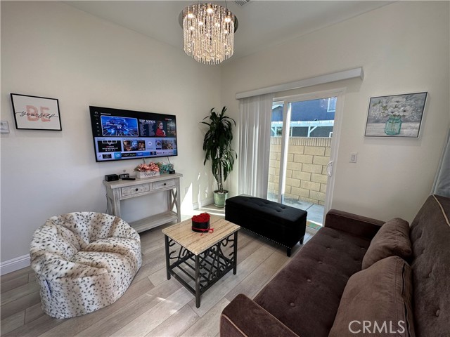 Detail Gallery Image 2 of 15 For 20282 Colonial Cir, Huntington Beach,  CA 92646 - 2 Beds | 2 Baths