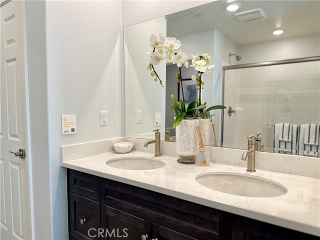 4255 S Hermosa Paseo, Ontario CA: https://media.crmls.org/medias/dec416b0-be7b-4212-b5af-0fec8fe32a9e.jpg