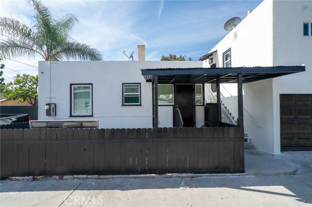 415 W Pine Street, Santa Ana CA: https://media.crmls.org/medias/dec593a4-bbc6-4ab9-9c71-f57aae655c4e.jpg