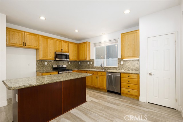 Detail Gallery Image 5 of 28 For 10 Lazurite, Rancho Santa Margarita,  CA 92688 - 4 Beds | 3 Baths