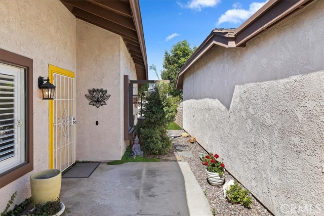 Detail Gallery Image 8 of 37 For 2974 Hyde Park Cir, Riverside,  CA 92506 - 2 Beds | 2 Baths