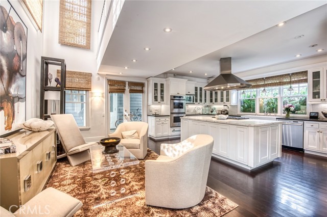 Detail Gallery Image 9 of 22 For 325 Poppy Ave, Corona Del Mar,  CA 92625 - 3 Beds | 2/1 Baths