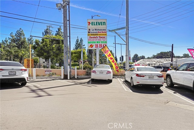 11840 Foothill Boulevard, Sylmar CA: https://media.crmls.org/medias/dec852e4-05a8-4a04-b642-16ce6760d2cf.jpg